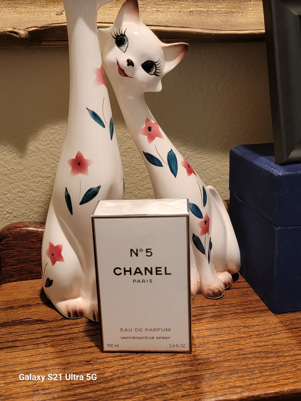 Brand New.                    CHANEL N°5 Eau de Parfum - White & Black Accents